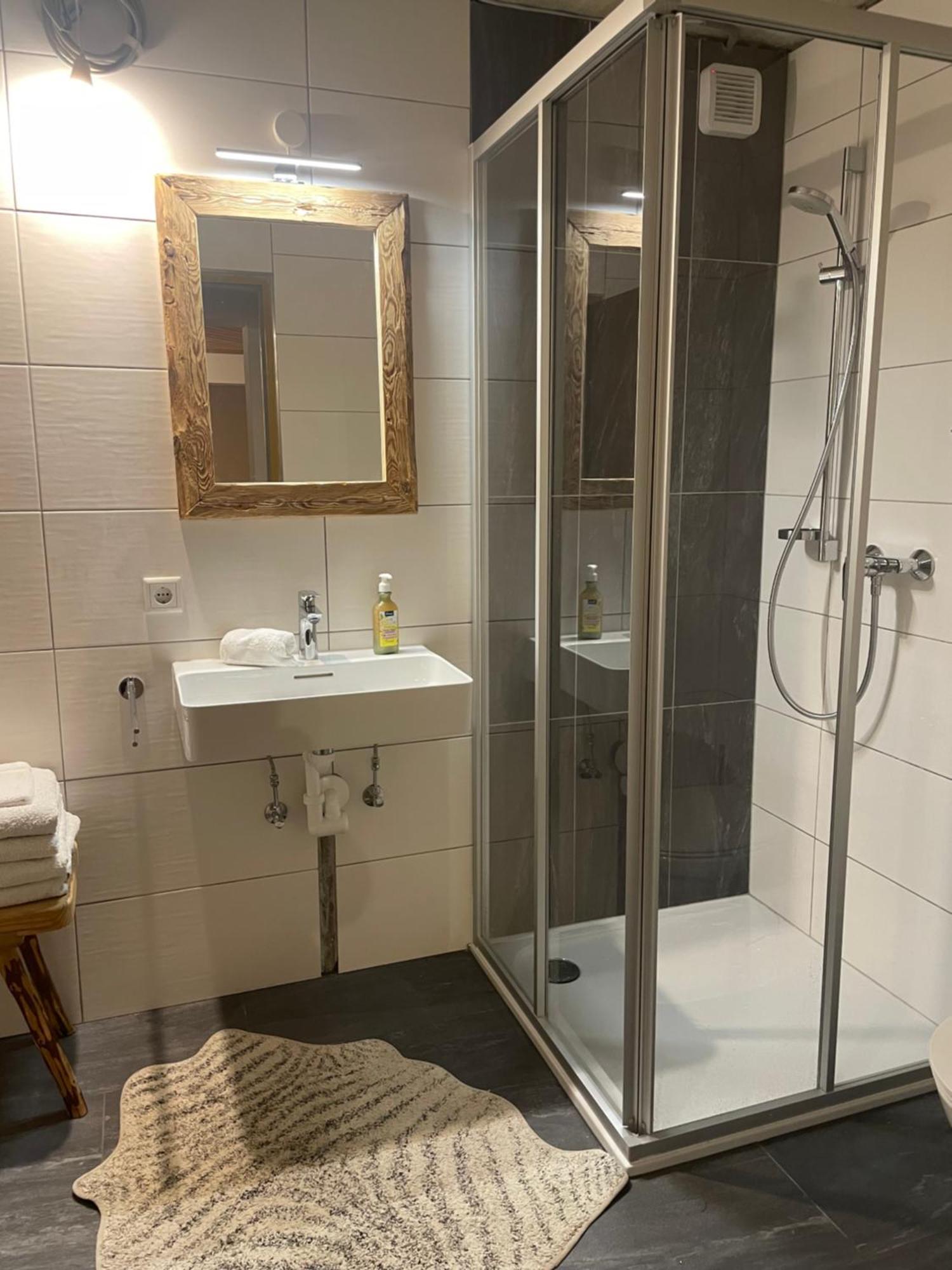 Ferienwohnung In Ruhiger Lage In 비쇼프스호펜 외부 사진